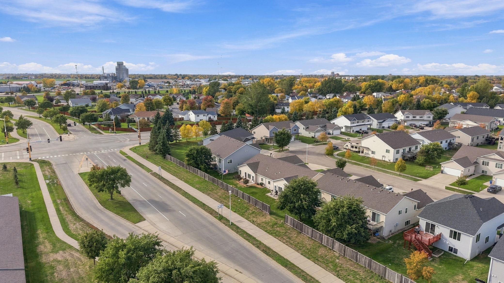 2014 twin home for sale at 3527 23rd Avenue S in Moorhead, MN — 3 bed, 2 bath (photo 33 of 39)
