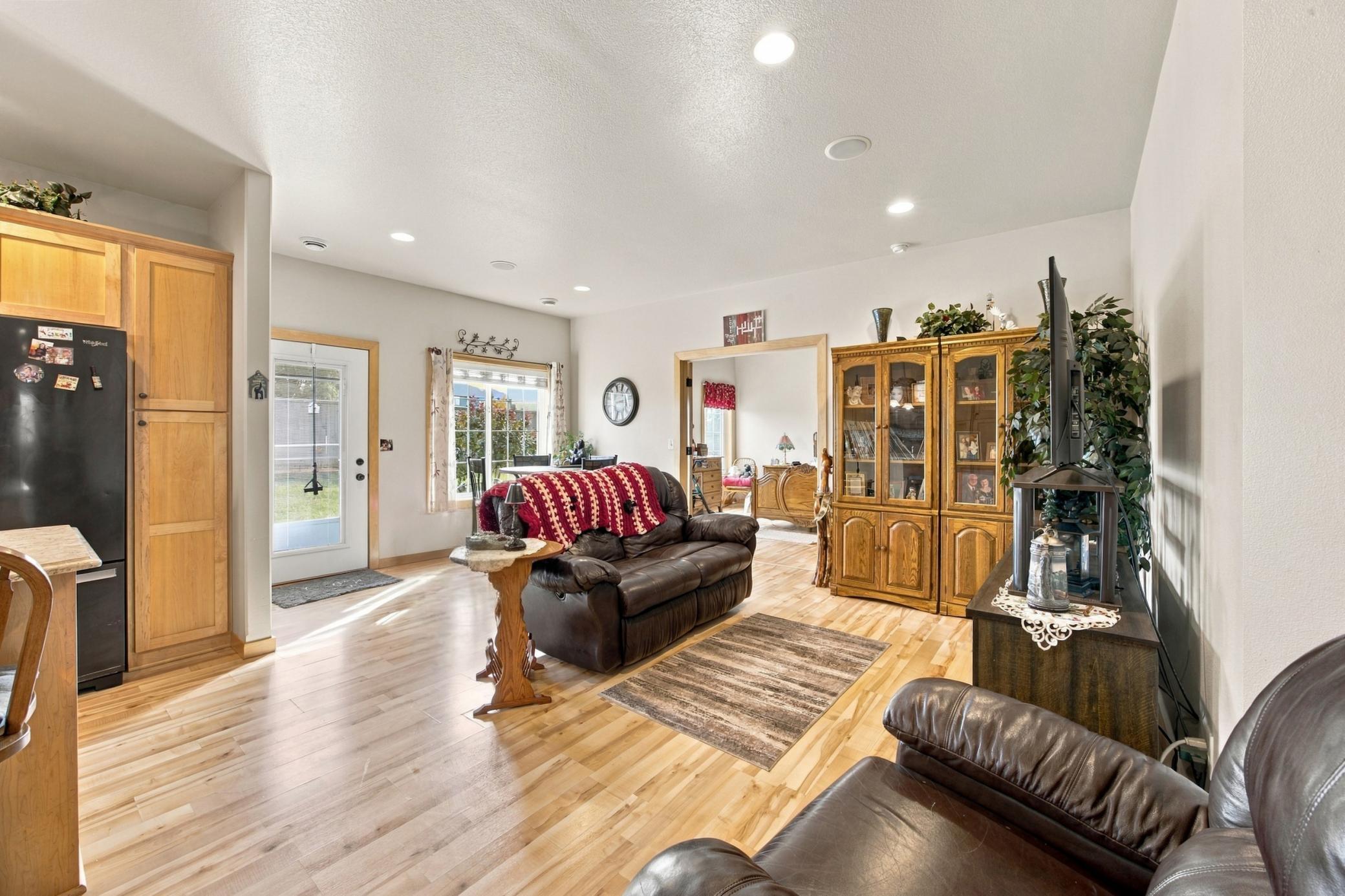2014 twin home for sale at 3527 23rd Avenue S in Moorhead, MN — 3 bed, 2 bath (photo 6 of 39)