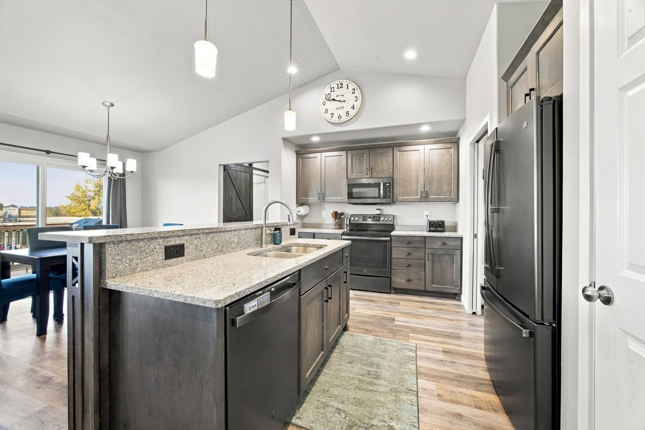 2020 single family home for sale at 803 Blaine Street N in Colfax, ND — 5 bed, 3 bath (photo 11 of 56)