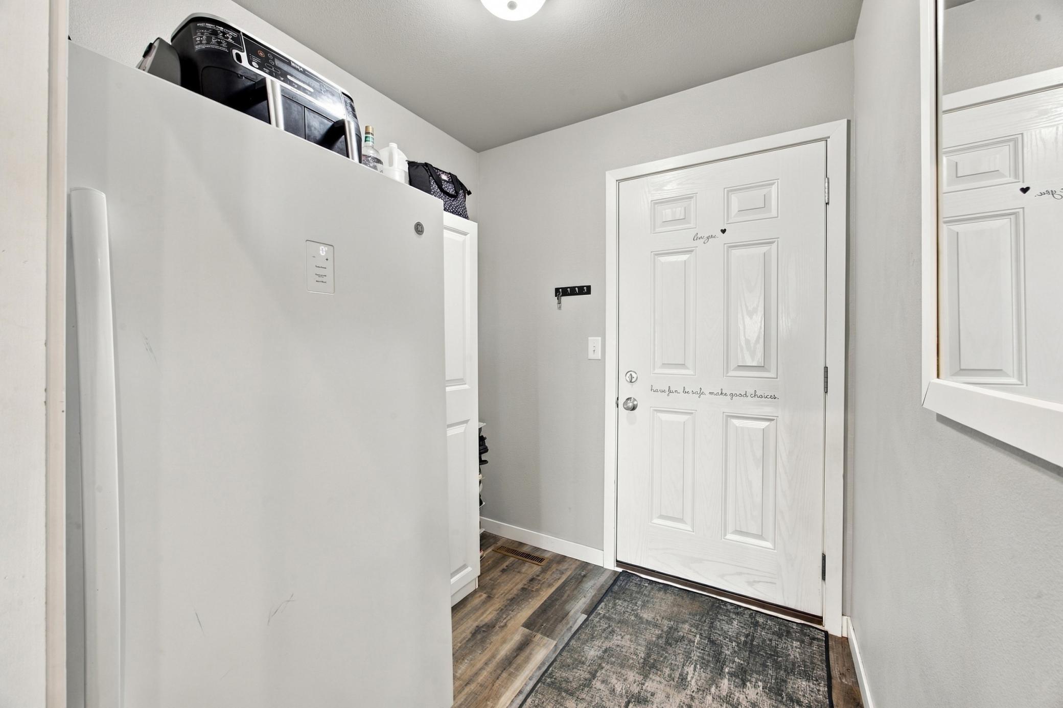 2020 single family home for sale at 803 Blaine Street N in Colfax, ND — 5 bed, 3 bath (photo 12 of 56)