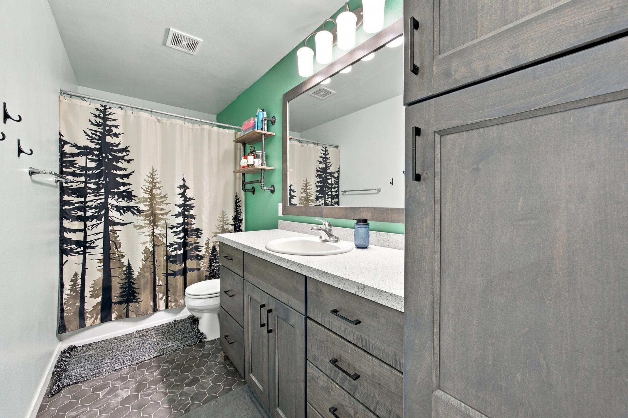 2020 single family home for sale at 803 Blaine Street N in Colfax, ND — 5 bed, 3 bath (photo 19 of 56)