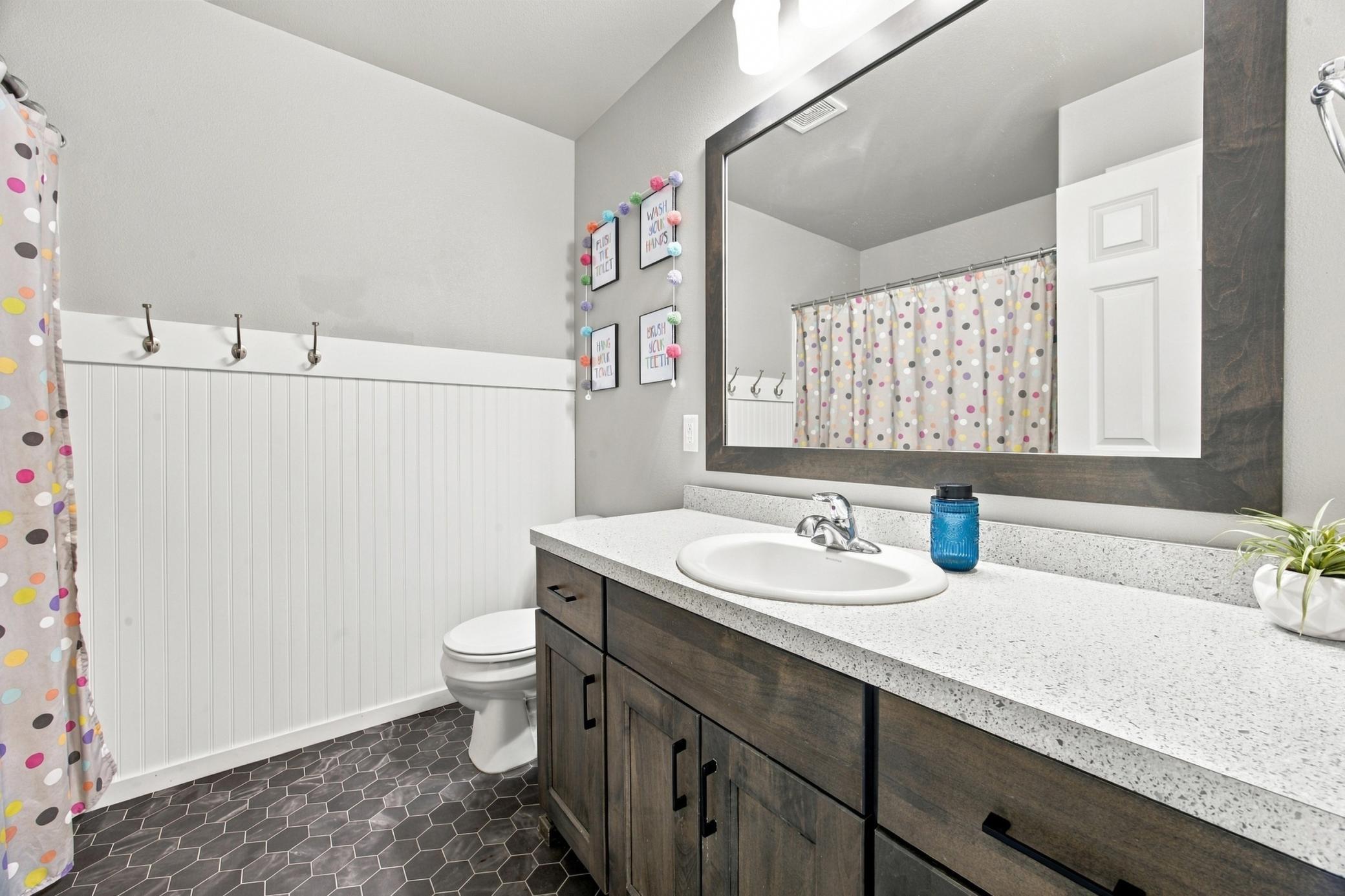 2020 single family home for sale at 803 Blaine Street N in Colfax, ND — 5 bed, 3 bath (photo 25 of 56)