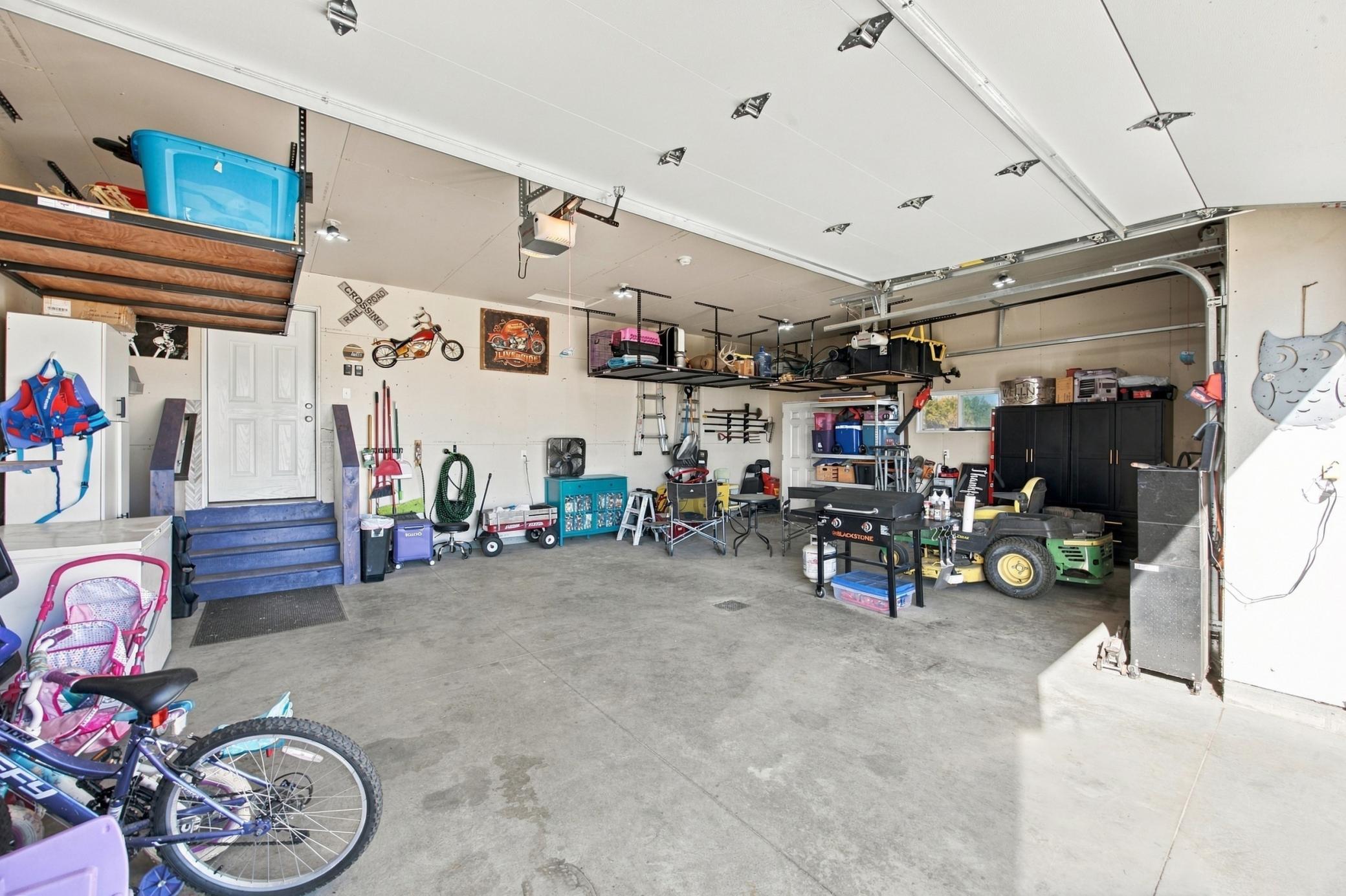 2020 single family home for sale at 803 Blaine Street N in Colfax, ND — 5 bed, 3 bath (photo 39 of 56)