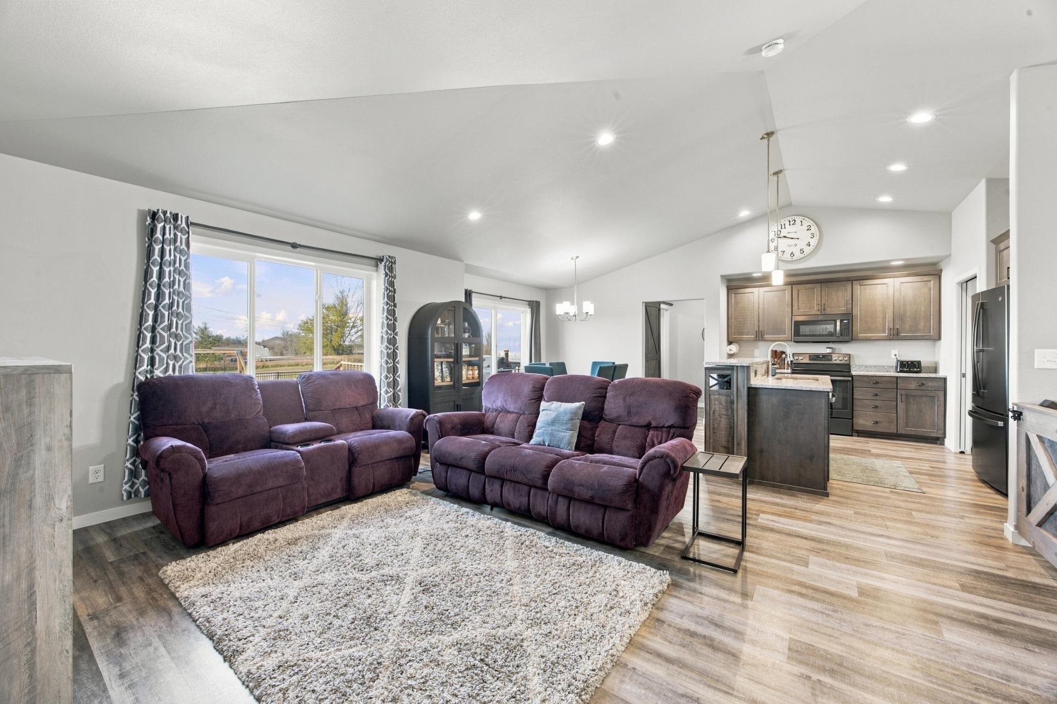 2020 single family home for sale at 803 Blaine Street N in Colfax, ND — 5 bed, 3 bath (photo 5 of 56)