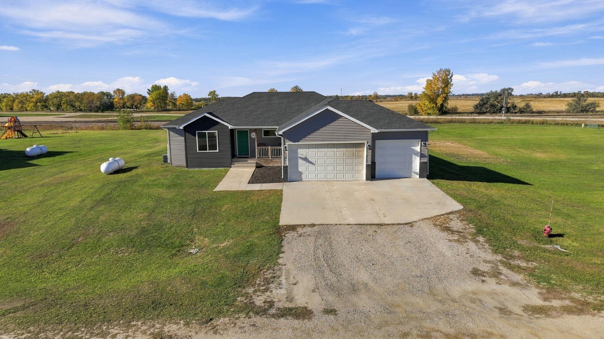 2020 single family home for sale at 803 Blaine Street N in Colfax, ND — 5 bed, 3 bath (photo 44 of 56)