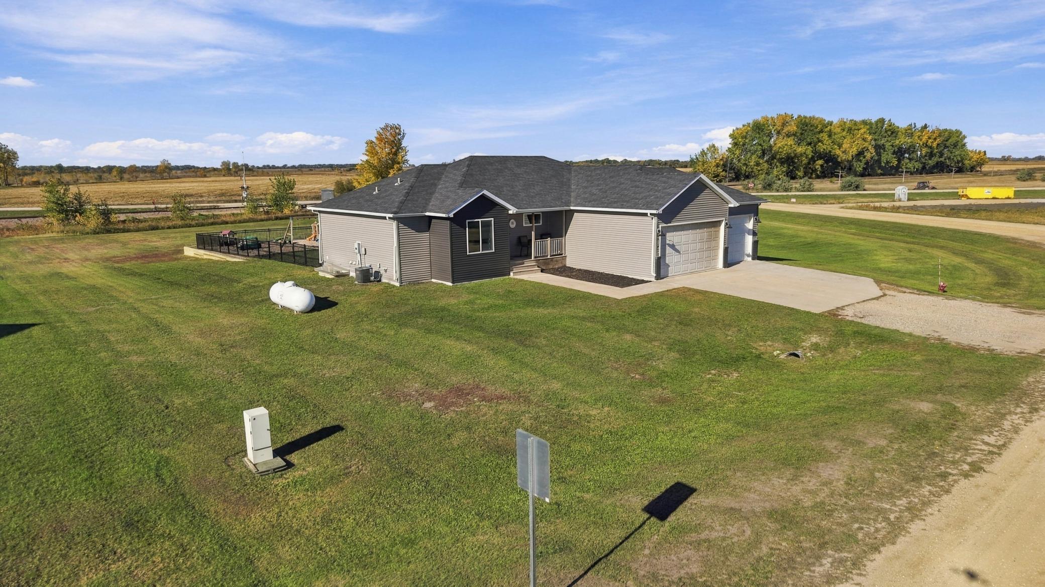2020 single family home for sale at 803 Blaine Street N in Colfax, ND — 5 bed, 3 bath (photo 45 of 56)