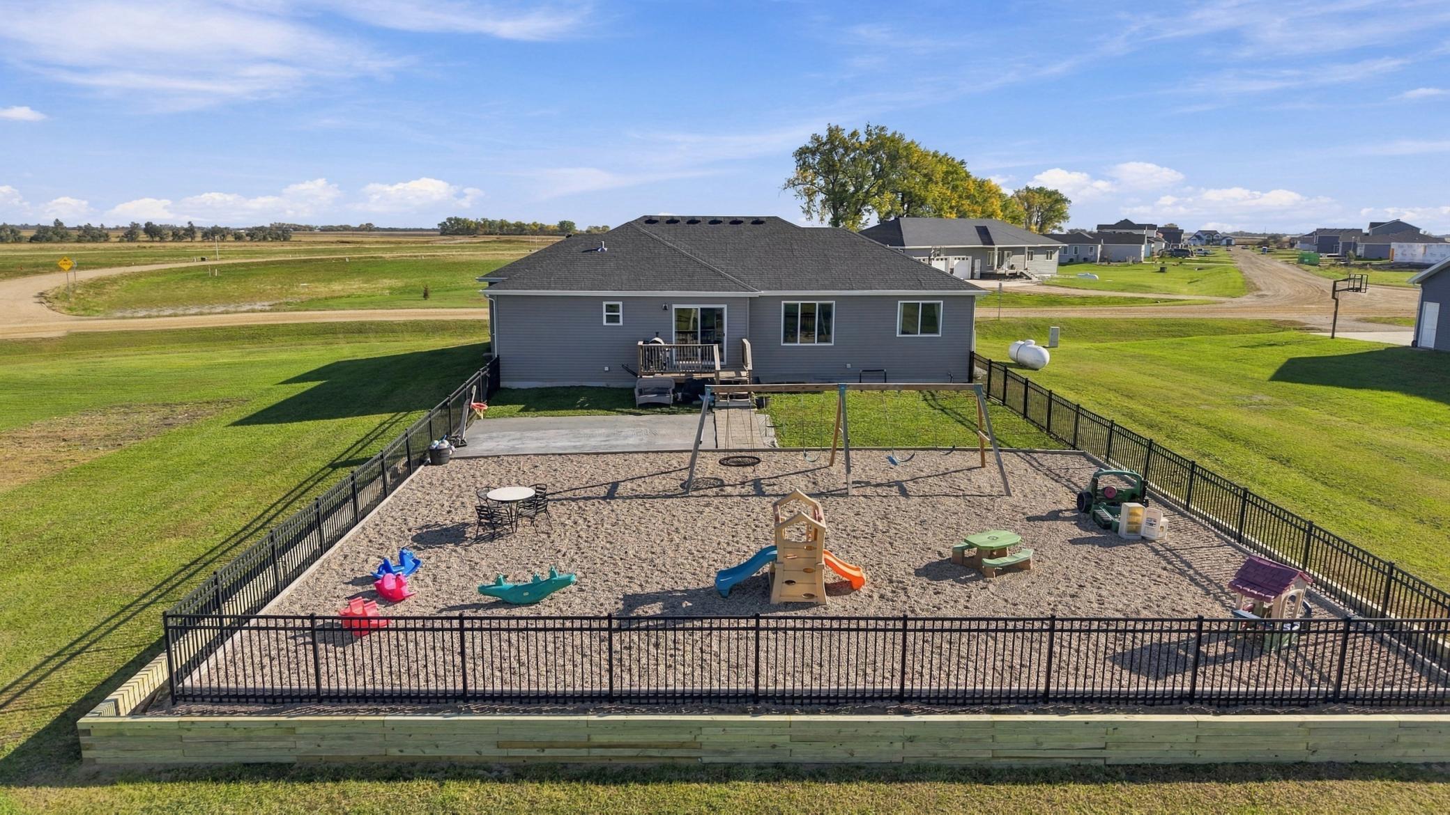 2020 single family home for sale at 803 Blaine Street N in Colfax, ND — 5 bed, 3 bath (photo 46 of 56)