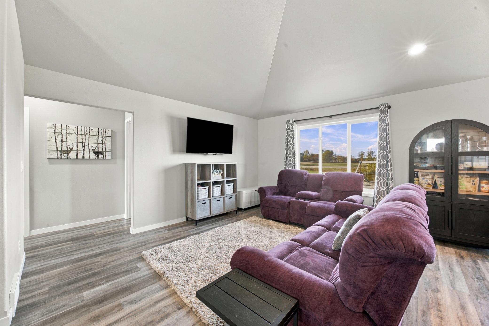 2020 single family home for sale at 803 Blaine Street N in Colfax, ND — 5 bed, 3 bath (photo 6 of 56)