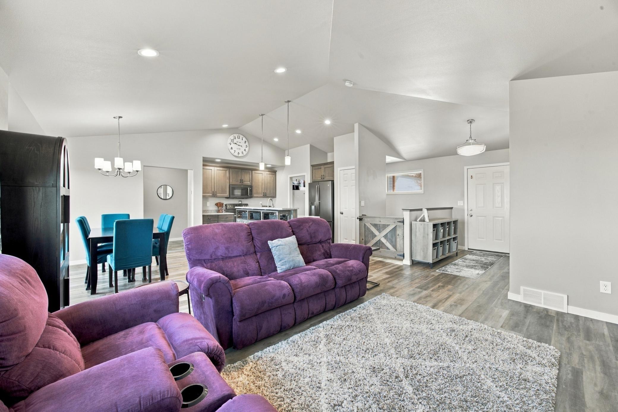 2020 single family home for sale at 803 Blaine Street N in Colfax, ND — 5 bed, 3 bath (photo 7 of 56)