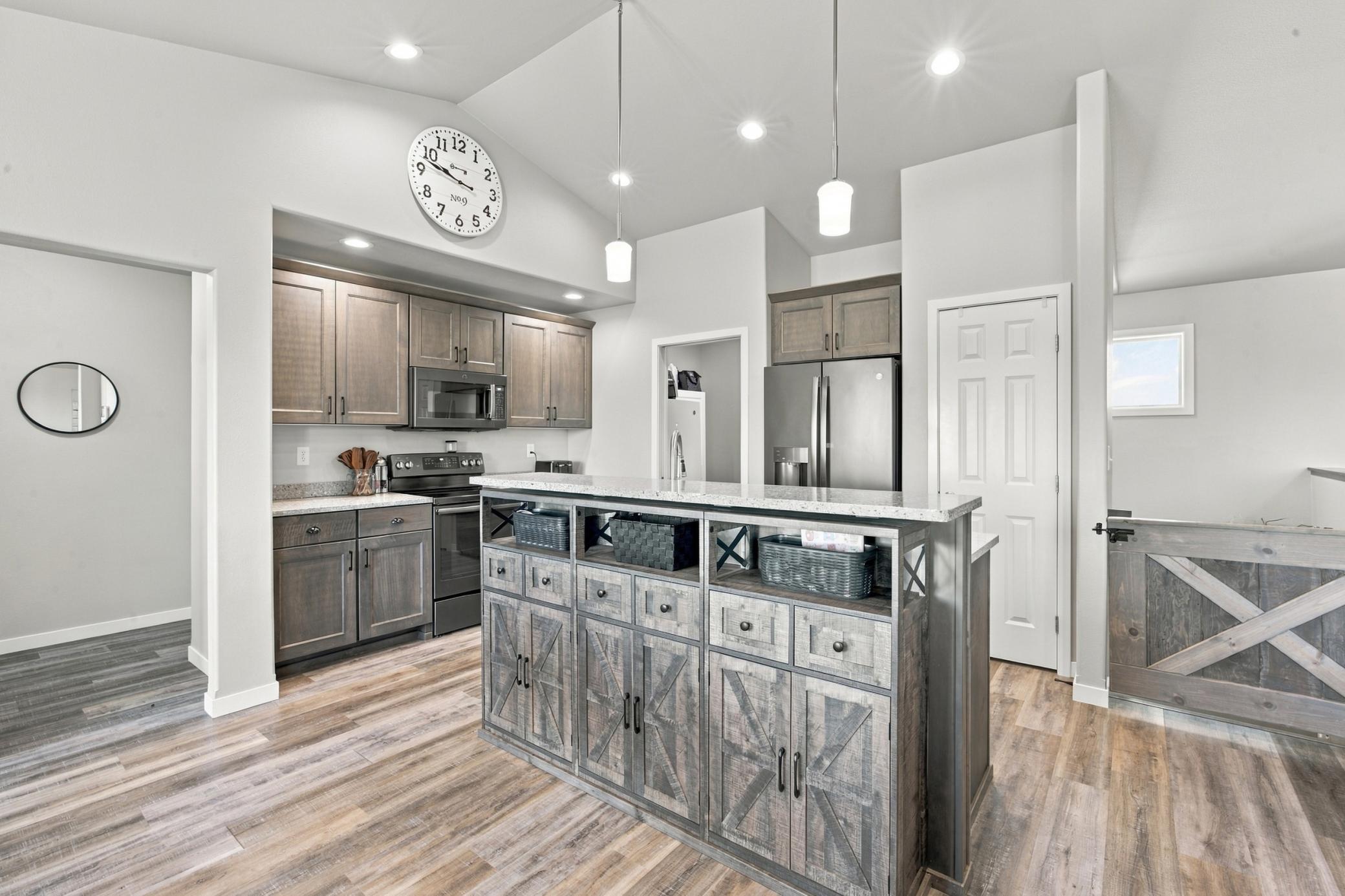 2020 single family home for sale at 803 Blaine Street N in Colfax, ND — 5 bed, 3 bath (photo 8 of 56)
