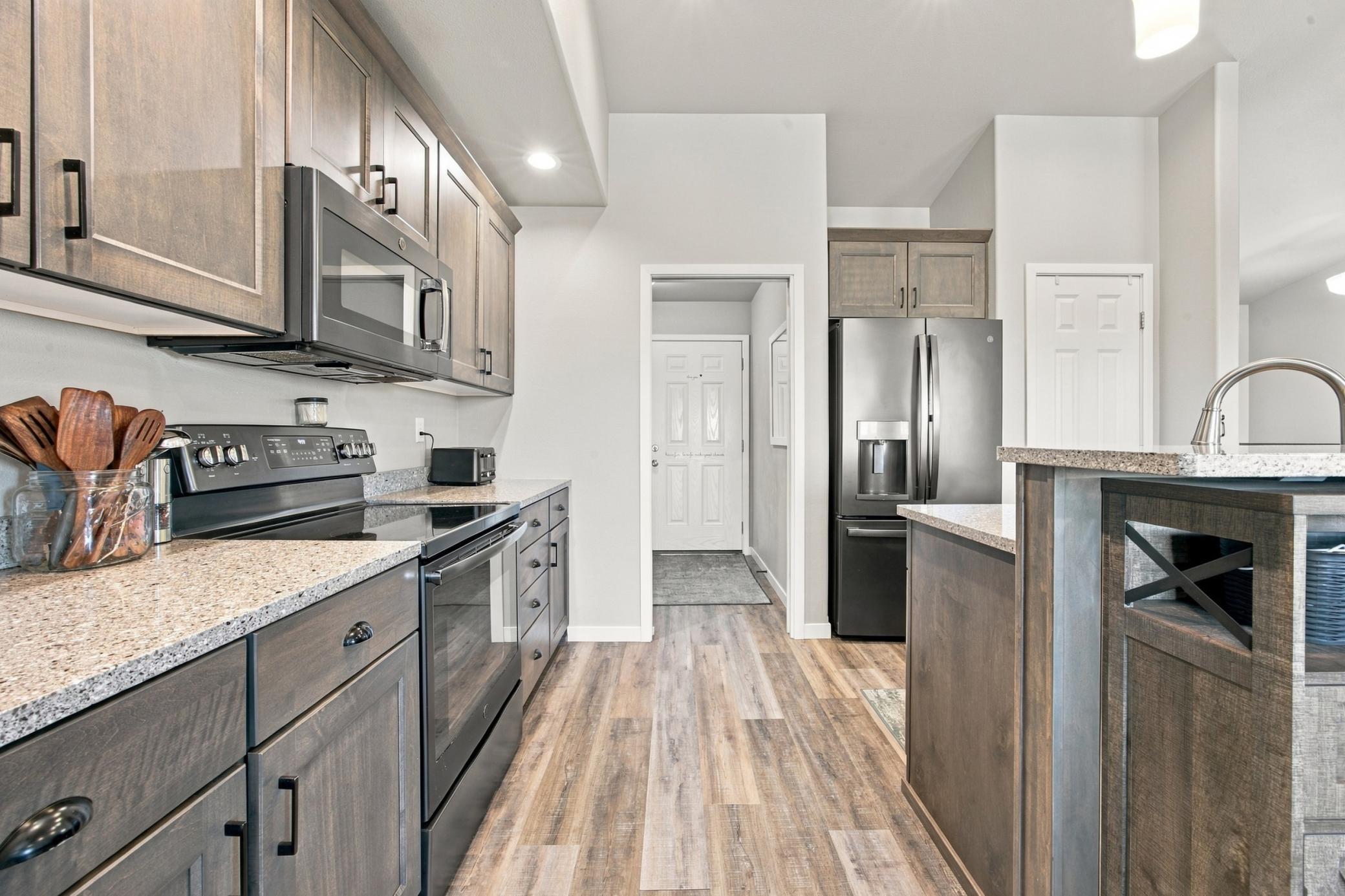 2020 single family home for sale at 803 Blaine Street N in Colfax, ND — 5 bed, 3 bath (photo 9 of 56)