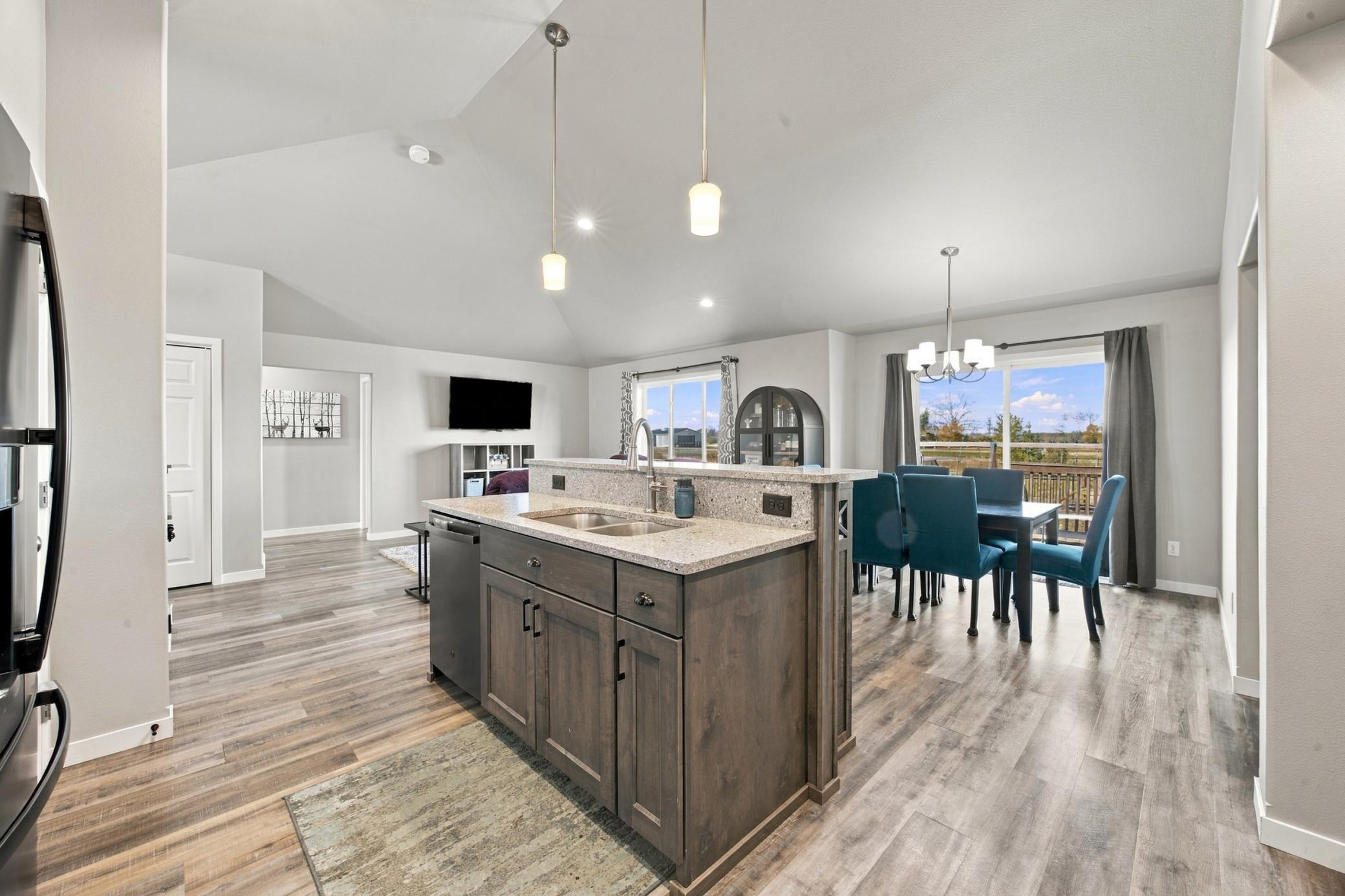2020 single family home for sale at 803 Blaine Street N in Colfax, ND — 5 bed, 3 bath (photo 10 of 56)