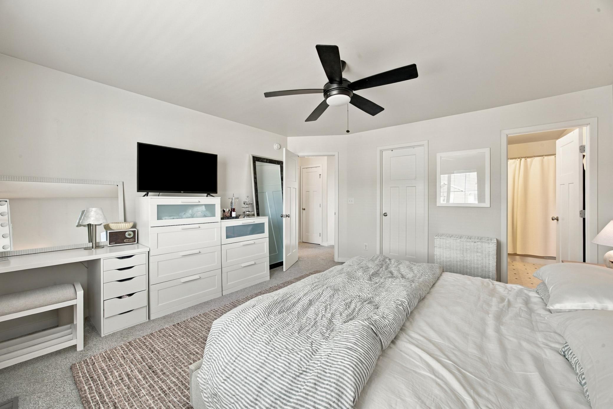 2019 twin home for sale at 2136 Allison Lane W in West Fargo, ND — 3 bed, 3 bath (photo 12 of 27)
