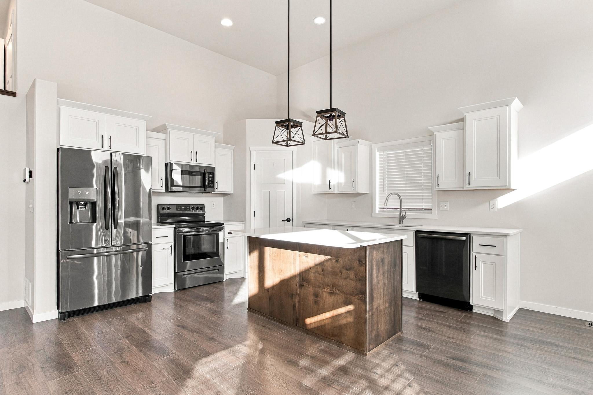 2020 single family home for sale at 2154 65th Avenue S in Fargo, ND — 3 bed, 3 bath (photo 3 of 24)
