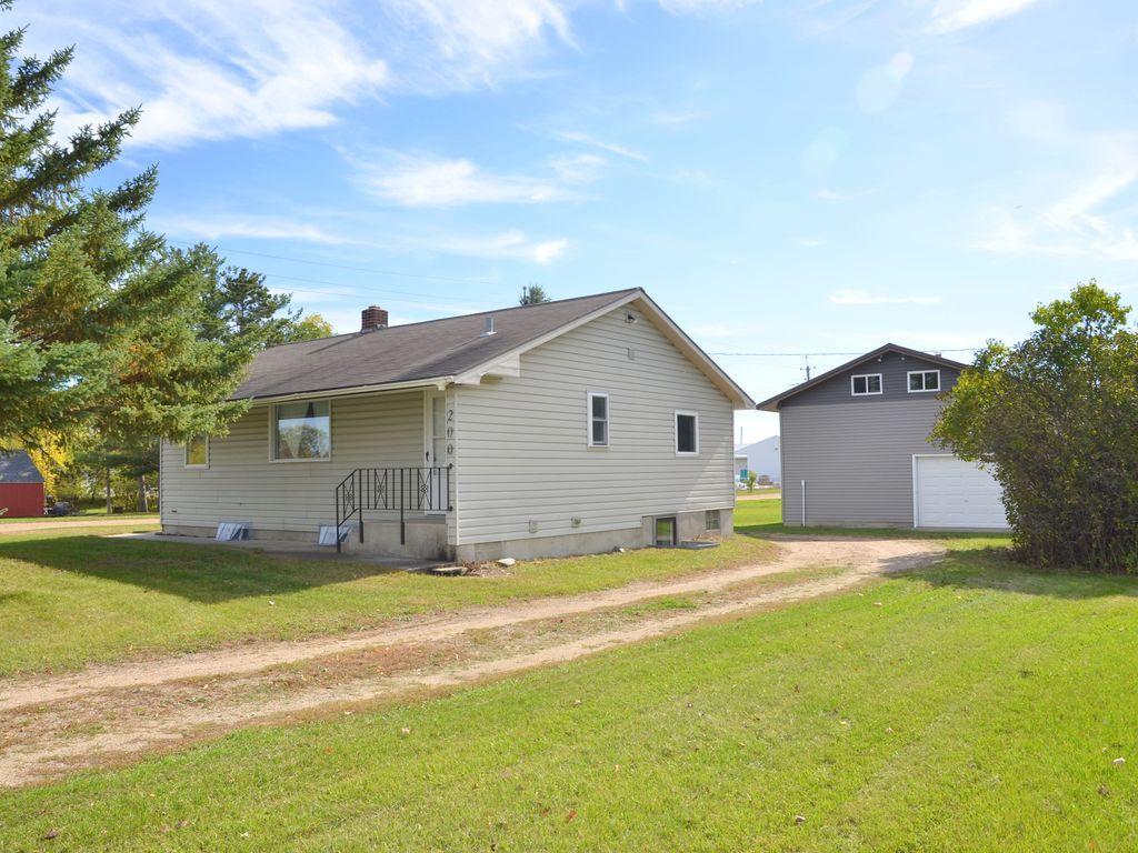 1940 single family home for sale at 200 8th Street W in Park Rapids, MN — 2 bed, 2 bath
