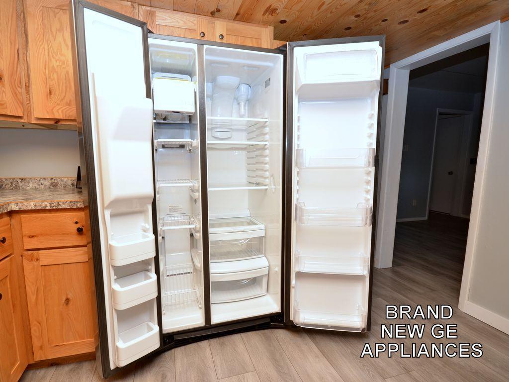 1940 single family home for sale at 200 8th Street W in Park Rapids, MN — 2 bed, 2 bath (photo 16 of 41)