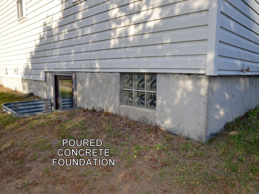 1940 single family home for sale at 200 8th Street W in Park Rapids, MN — 2 bed, 2 bath (photo 7 of 41)