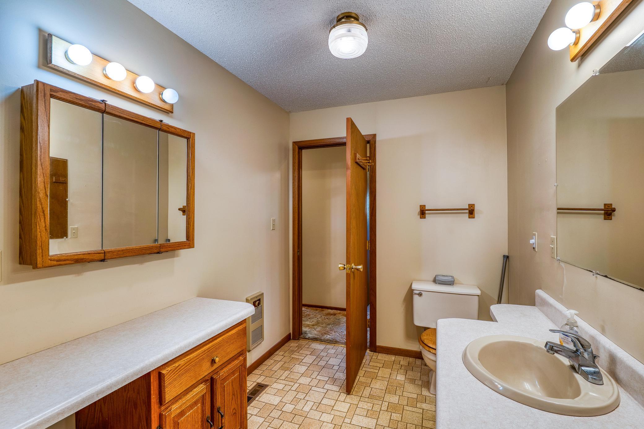 1987 single family home for sale at 9330 Country Club Road NE in Bemidji, MN — 4 bed, 2 bath (photo 20 of 92)