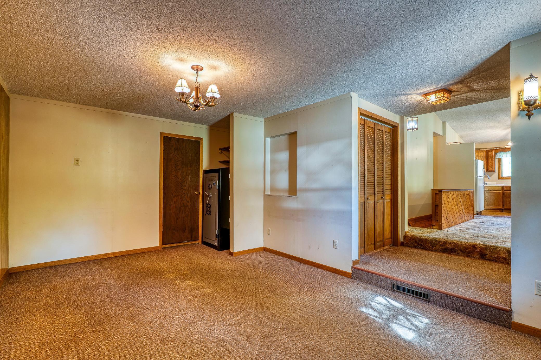 1987 single family home for sale at 9330 Country Club Road NE in Bemidji, MN — 4 bed, 2 bath (photo 23 of 92)