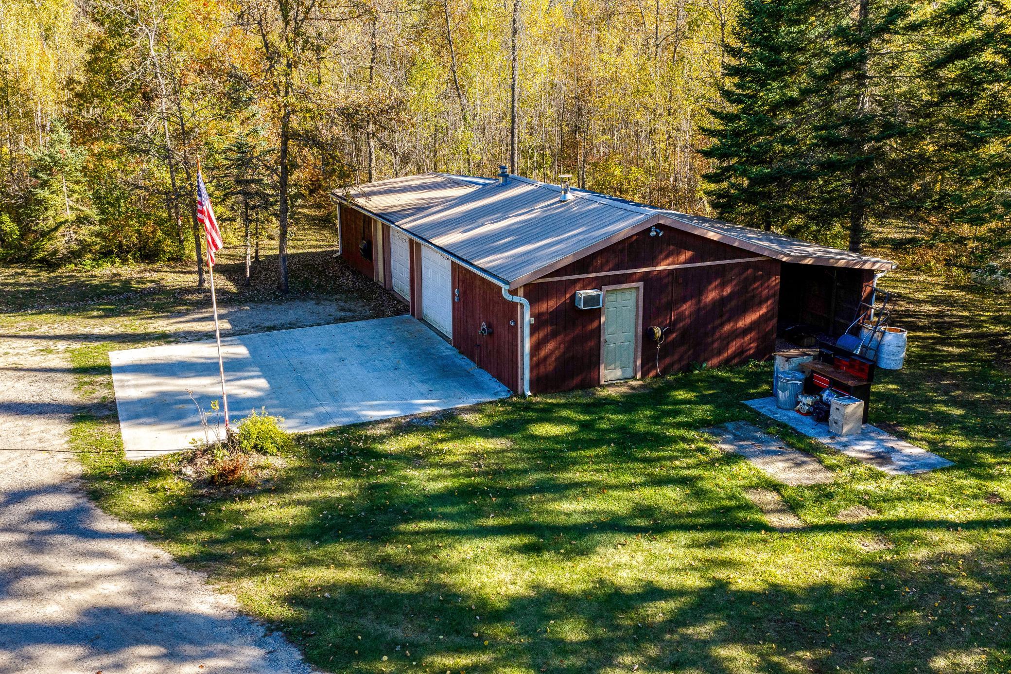 1987 single family home for sale at 9330 Country Club Road NE in Bemidji, MN — 4 bed, 2 bath (photo 4 of 92)