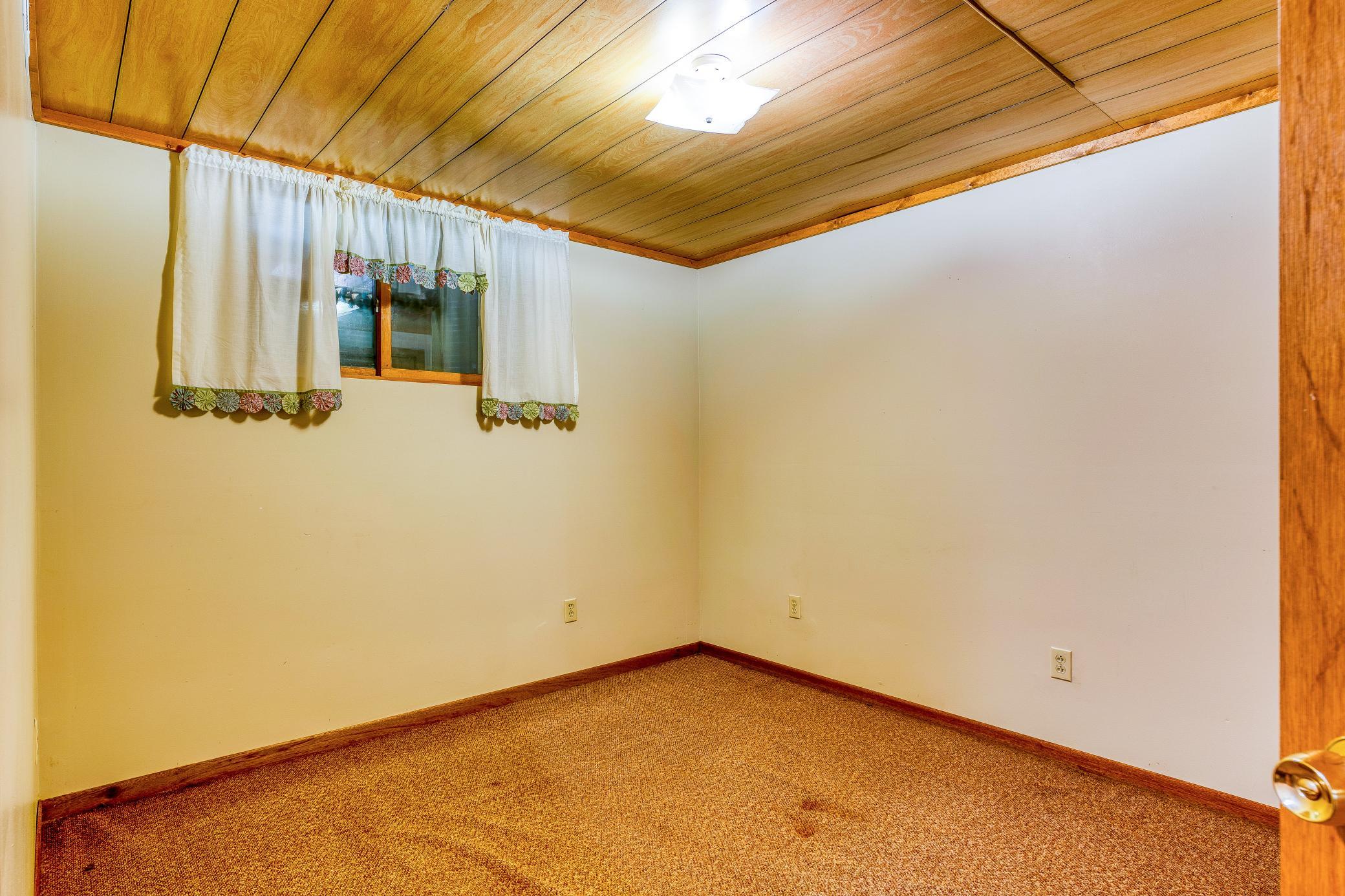 1987 single family home for sale at 9330 Country Club Road NE in Bemidji, MN — 4 bed, 2 bath (photo 45 of 92)