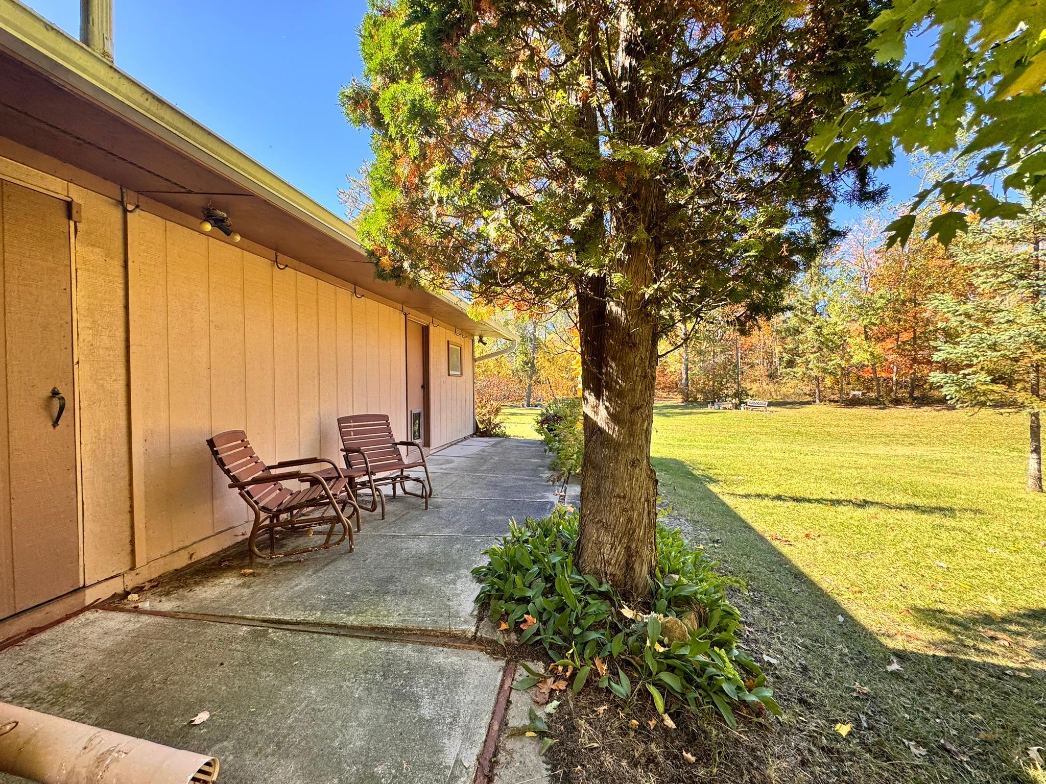 1987 single family home for sale at 9330 Country Club Road NE in Bemidji, MN — 4 bed, 2 bath (photo 85 of 92)