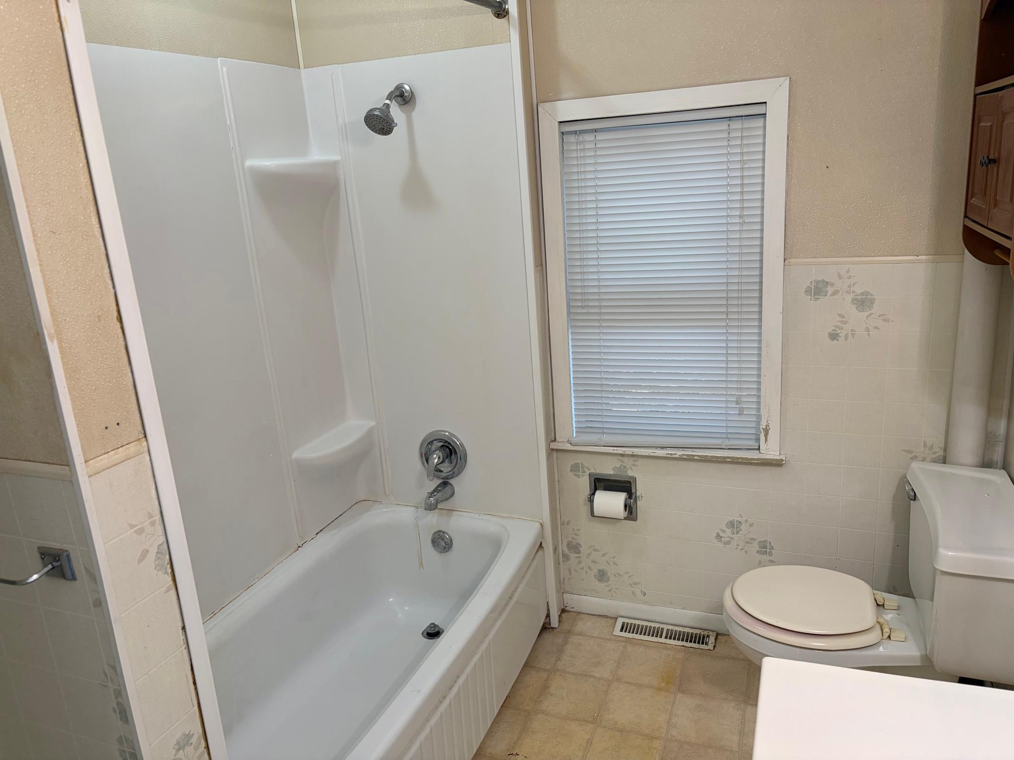 1900 single family home for sale at 324 SW 4th Street in Brainerd, MN — 1 bed, 1 bath (photo 12 of 19)