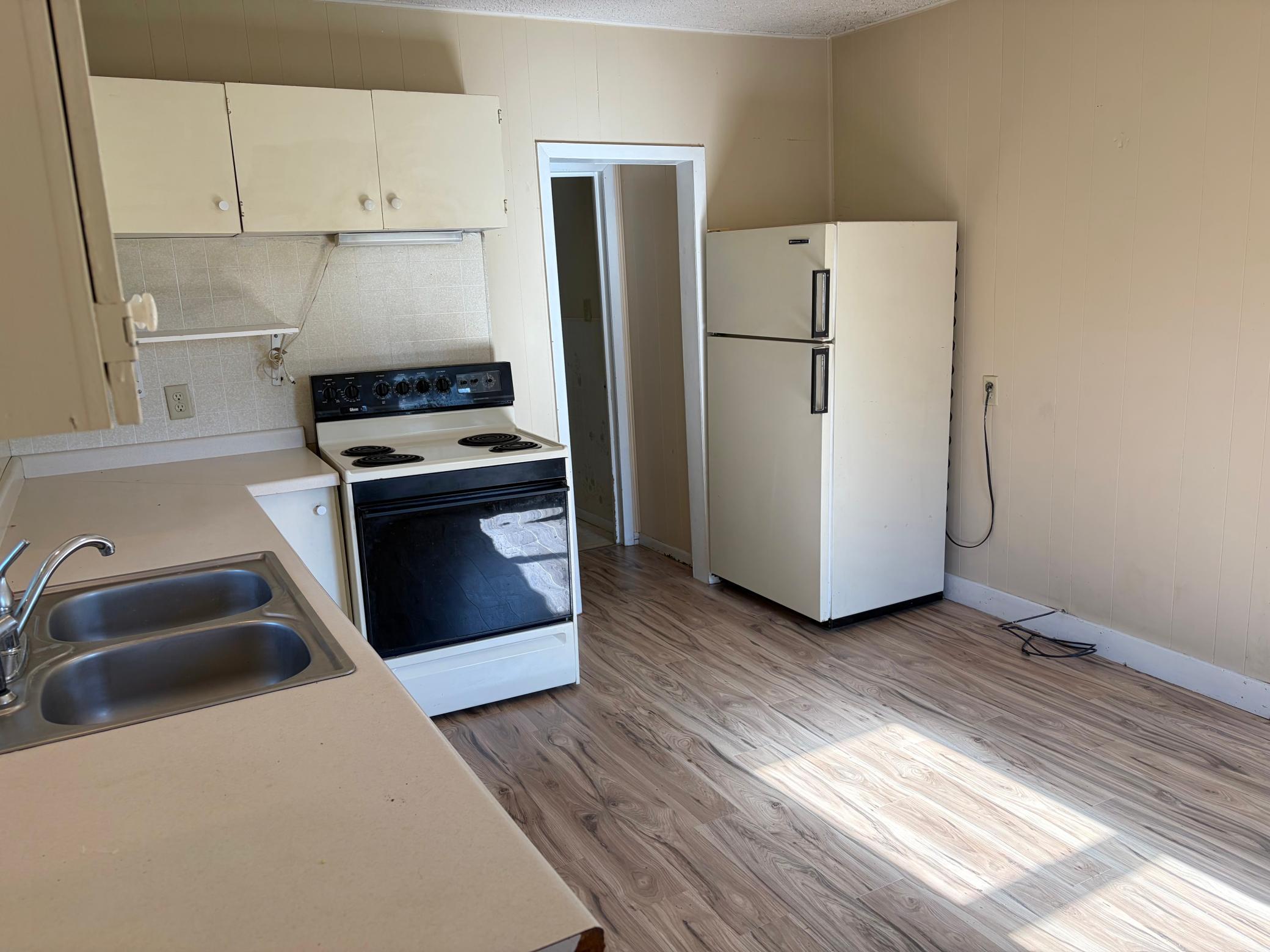 1900 single family home for sale at 324 SW 4th Street in Brainerd, MN — 1 bed, 1 bath (photo 3 of 19)