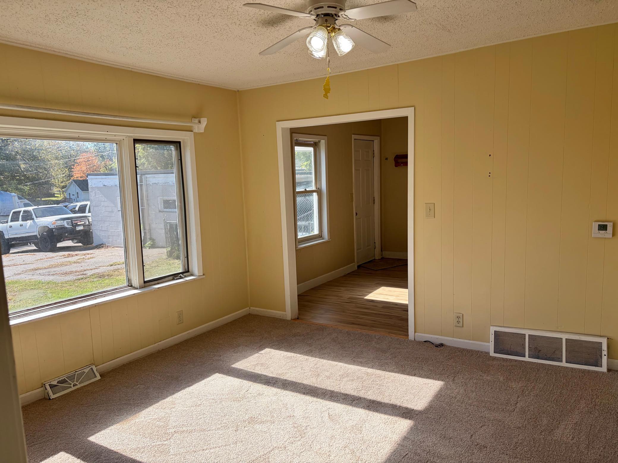 1900 single family home for sale at 324 SW 4th Street in Brainerd, MN — 1 bed, 1 bath (photo 6 of 19)