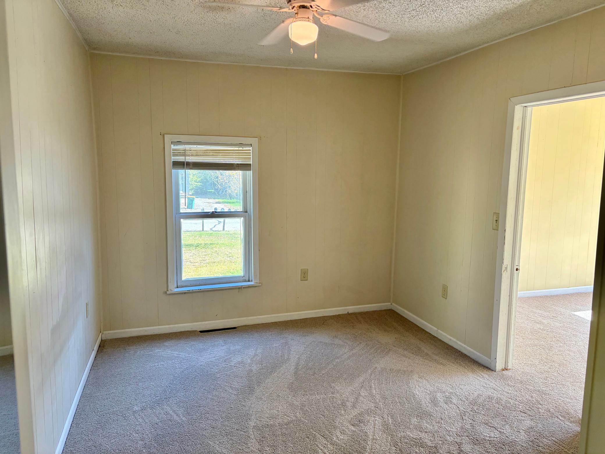 1900 single family home for sale at 324 SW 4th Street in Brainerd, MN — 1 bed, 1 bath (photo 9 of 19)
