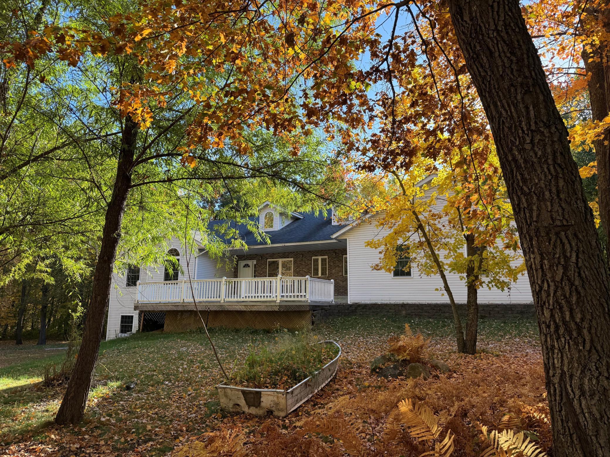 2004 single family home for sale at 27186 Beaver Dam Drive in Pequot Lakes, MN — 5 bed, 4 bath