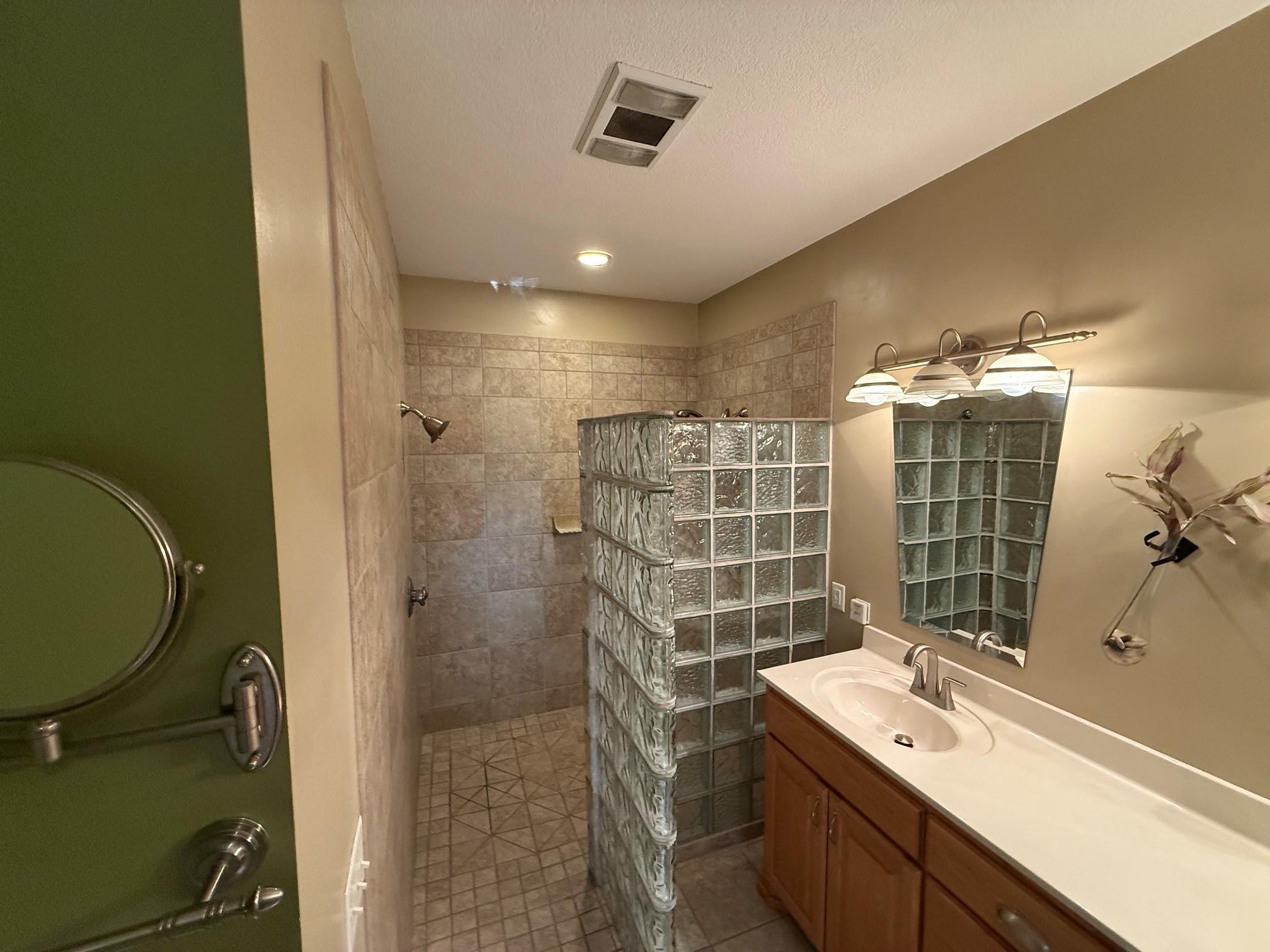 2004 single family home for sale at 27186 Beaver Dam Drive in Pequot Lakes, MN — 5 bed, 4 bath (photo 13 of 27)
