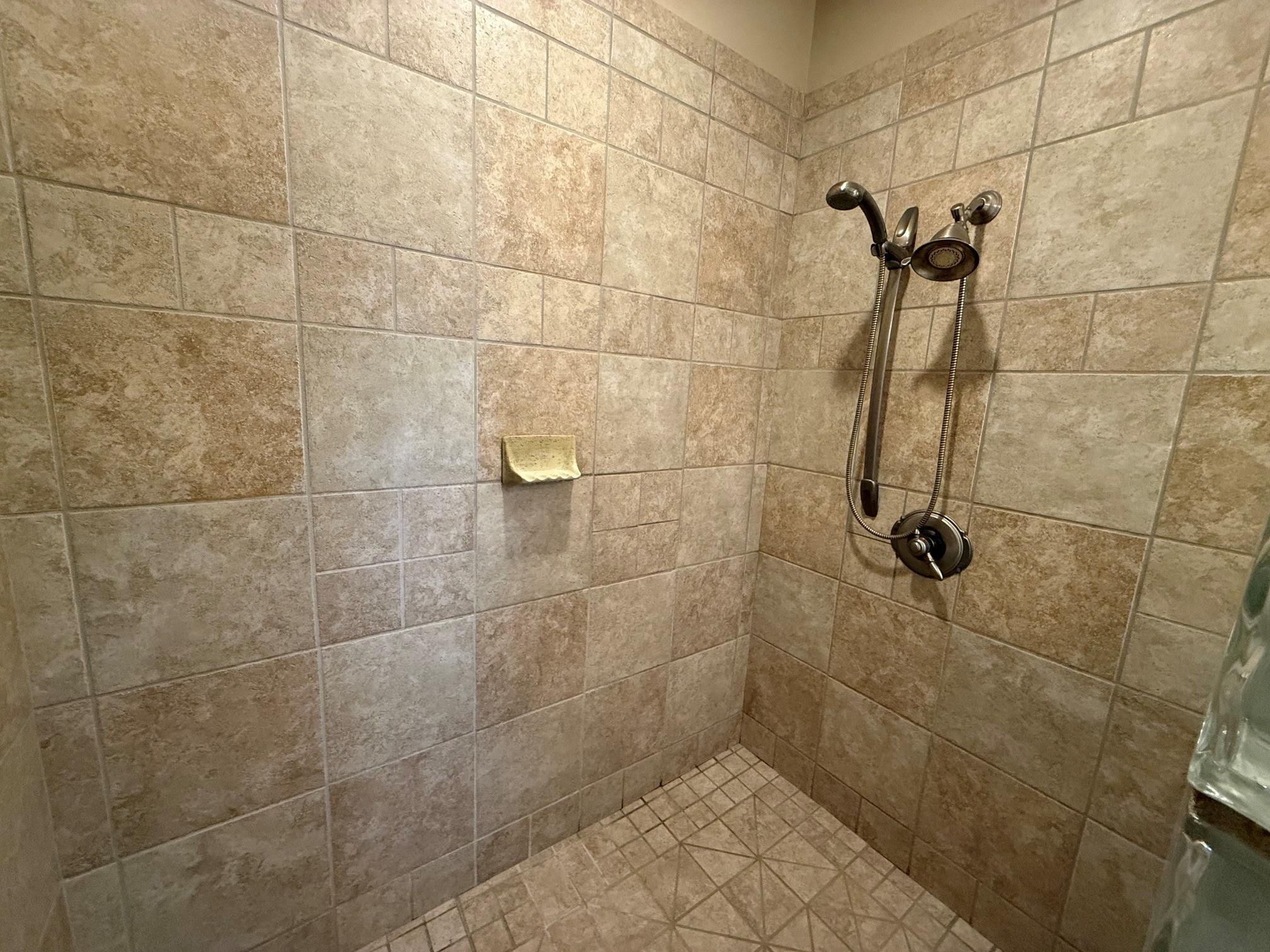 2004 single family home for sale at 27186 Beaver Dam Drive in Pequot Lakes, MN — 5 bed, 4 bath (photo 15 of 27)
