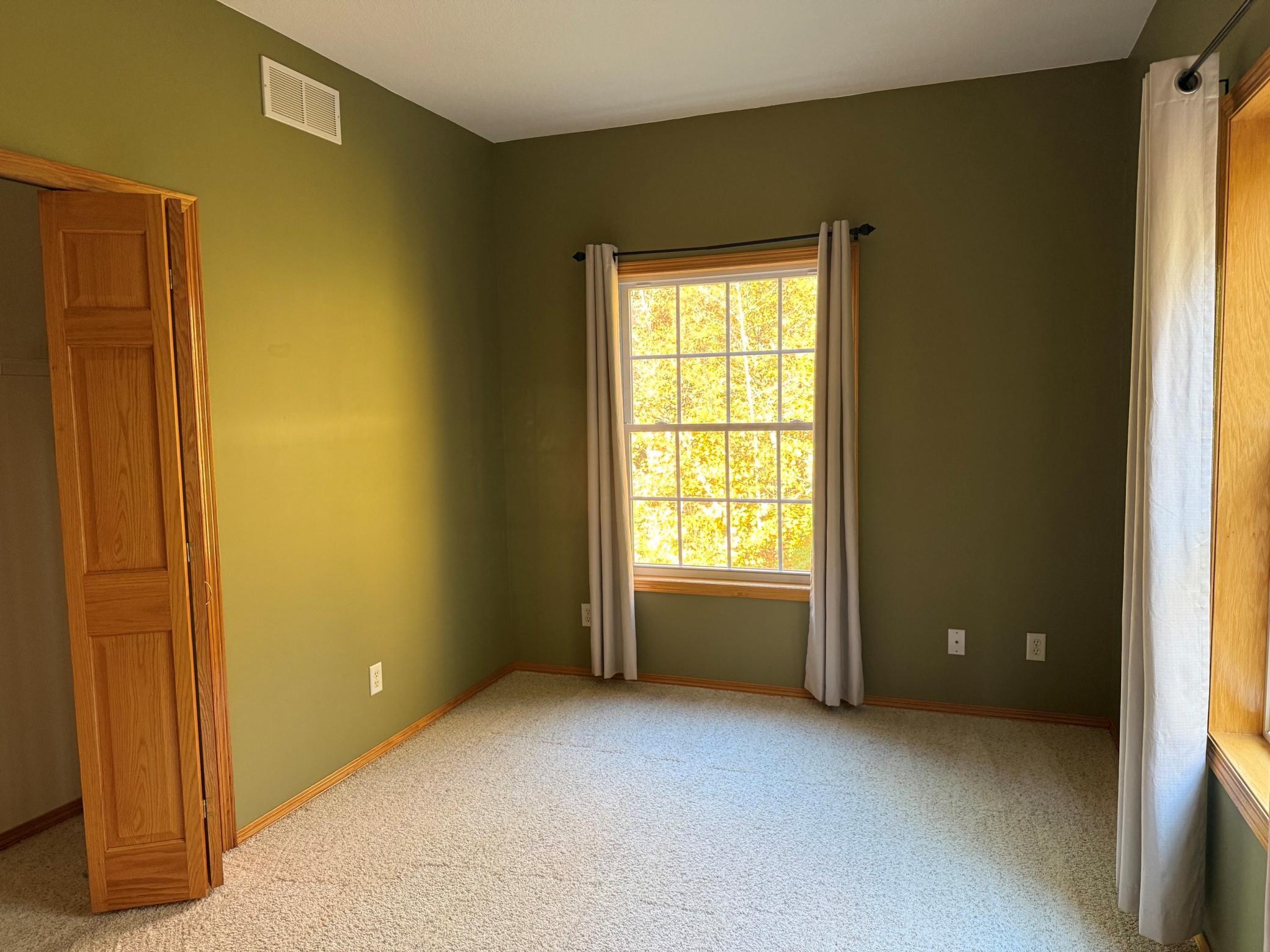 2004 single family home for sale at 27186 Beaver Dam Drive in Pequot Lakes, MN — 5 bed, 4 bath (photo 17 of 27)