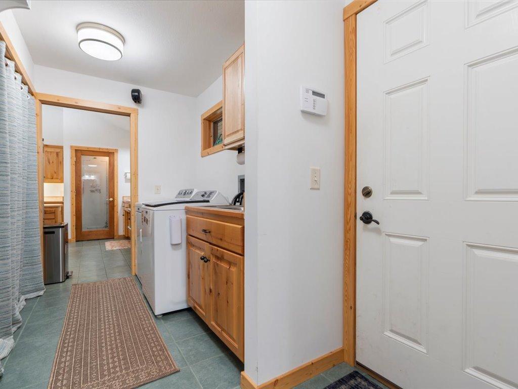 2008 single family home for sale at 7156 Wallins South Shore Drive in Pequot Lakes, MN — 4 bed, 3 bath (photo 16 of 50)