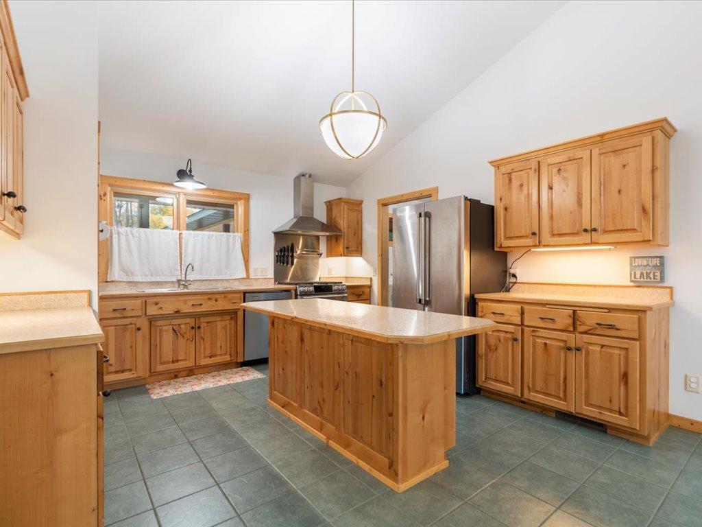 2008 single family home for sale at 7156 Wallins South Shore Drive in Pequot Lakes, MN — 4 bed, 3 bath (photo 3 of 50)