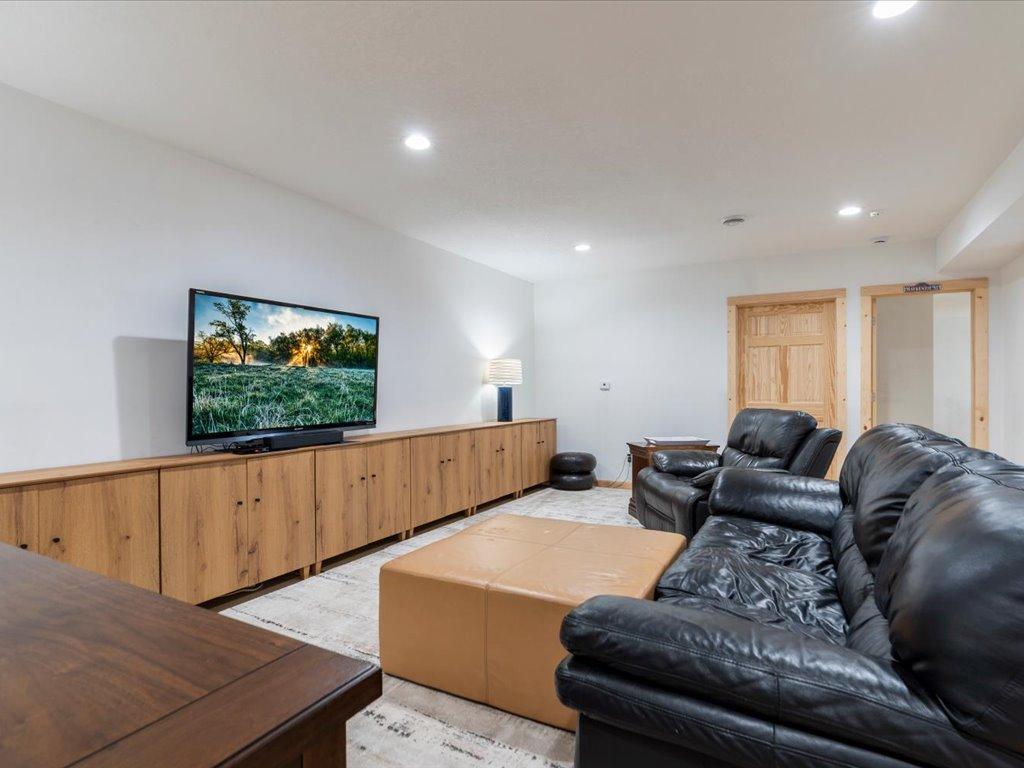 2008 single family home for sale at 7156 Wallins South Shore Drive in Pequot Lakes, MN — 4 bed, 3 bath (photo 22 of 50)