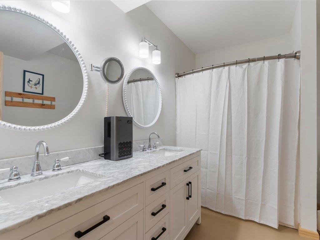 2008 single family home for sale at 7156 Wallins South Shore Drive in Pequot Lakes, MN — 4 bed, 3 bath (photo 24 of 50)