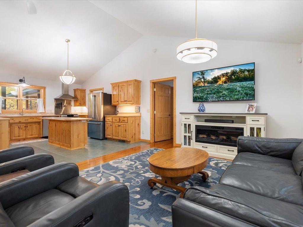 2008 single family home for sale at 7156 Wallins South Shore Drive in Pequot Lakes, MN — 4 bed, 3 bath (photo 7 of 50)