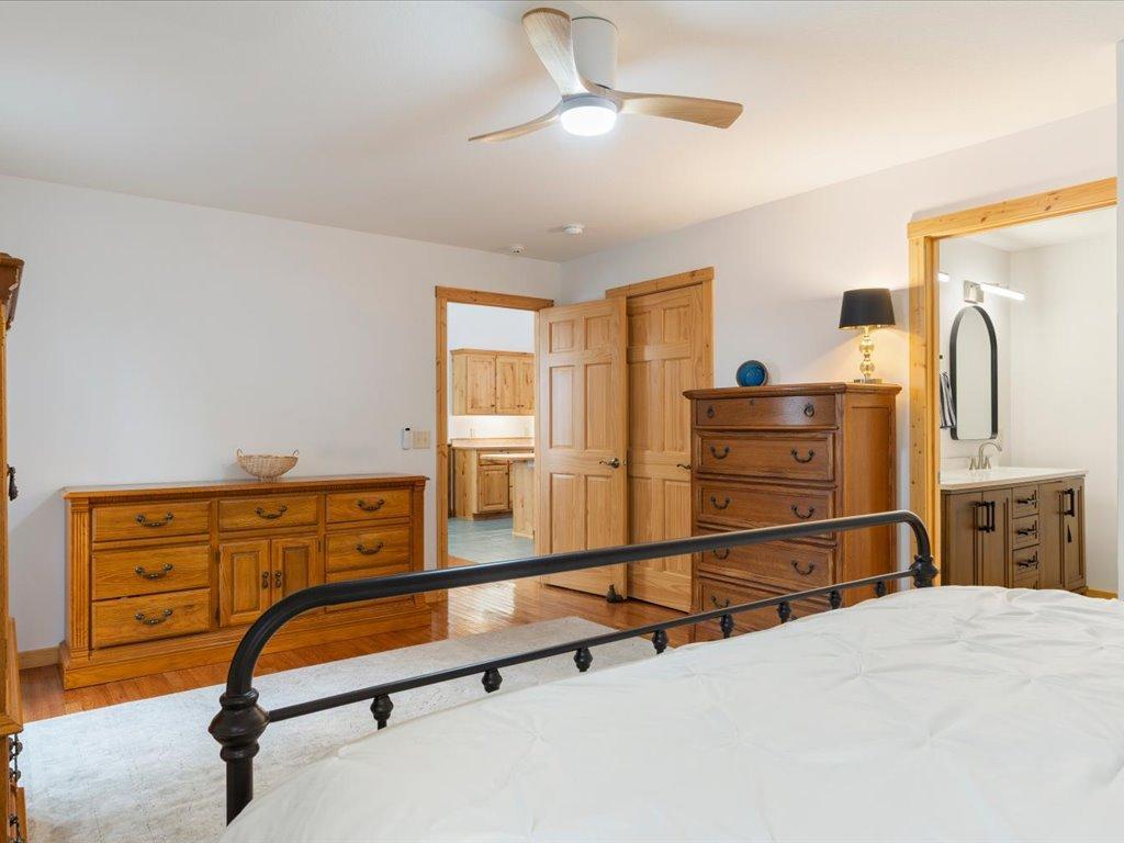 2008 single family home for sale at 7156 Wallins South Shore Drive in Pequot Lakes, MN — 4 bed, 3 bath (photo 10 of 50)