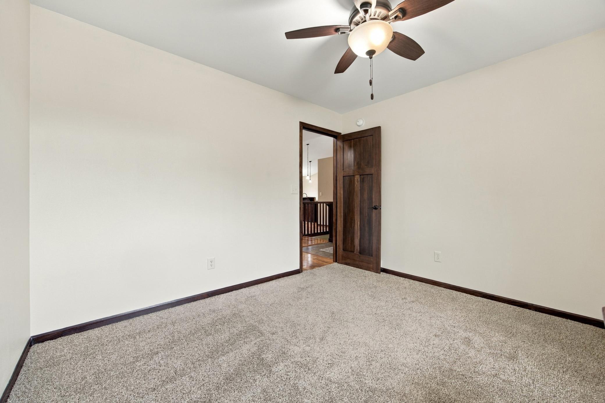 2012 single family home for sale at 3017 2nd Street E in West Fargo, ND — 5 bed, 3 bath (photo 21 of 39)