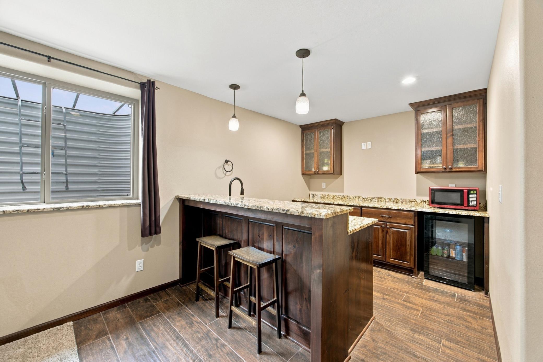 2012 single family home for sale at 3017 2nd Street E in West Fargo, ND — 5 bed, 3 bath (photo 24 of 39)
