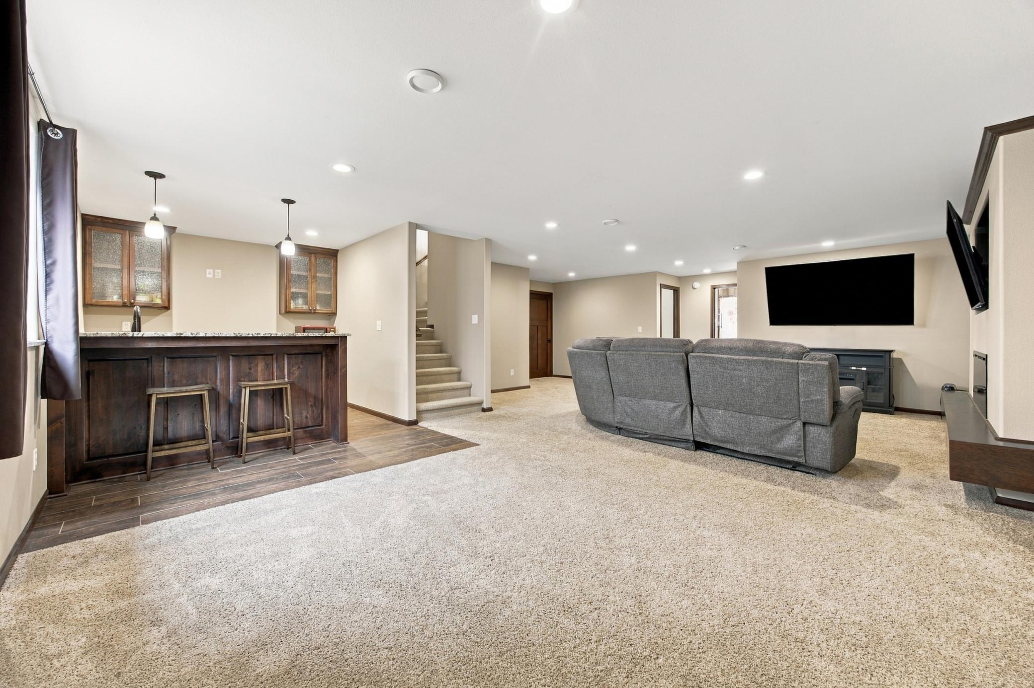 2012 single family home for sale at 3017 2nd Street E in West Fargo, ND — 5 bed, 3 bath (photo 26 of 39)