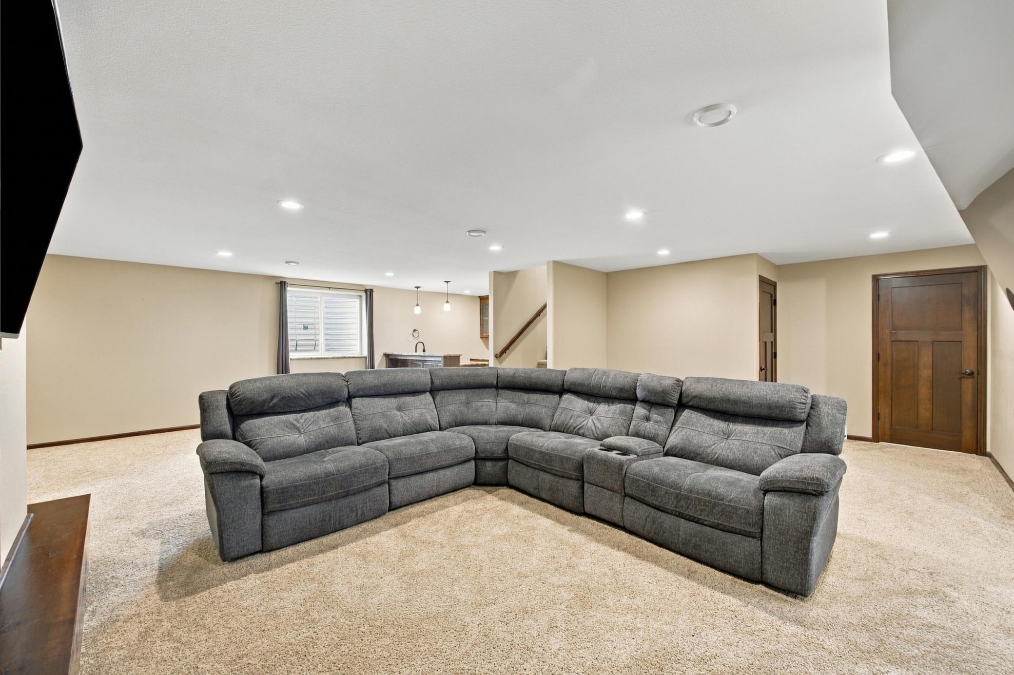 2012 single family home for sale at 3017 2nd Street E in West Fargo, ND — 5 bed, 3 bath (photo 27 of 39)