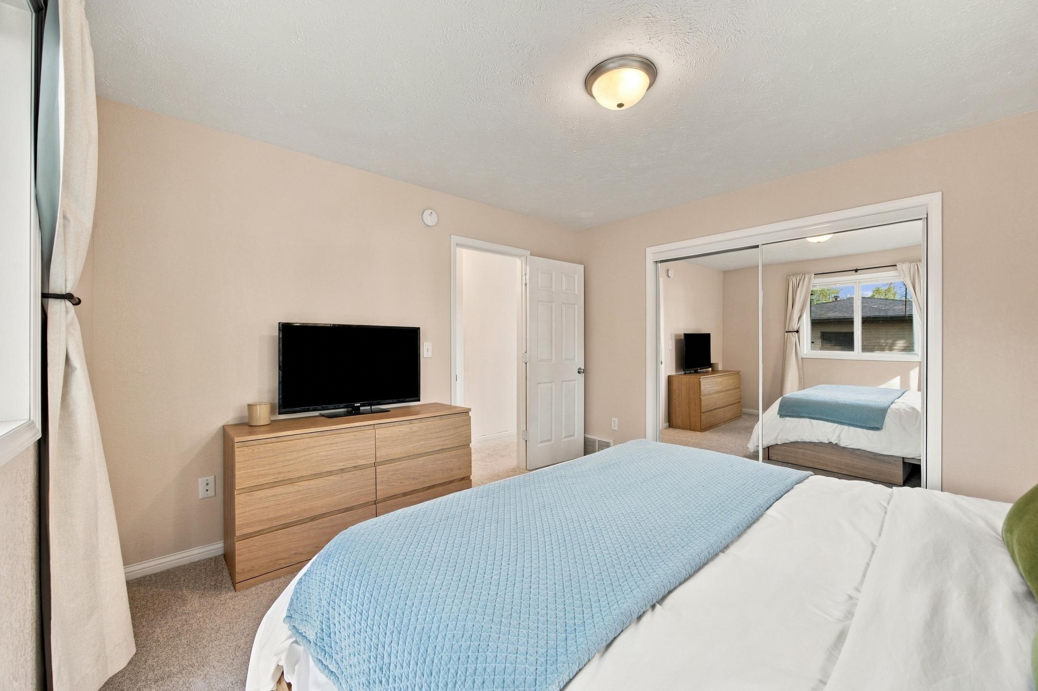 2012 twin home for sale at 2215 15th Street S in Fargo, ND — 3 bed, 2 bath (photo 18 of 35)