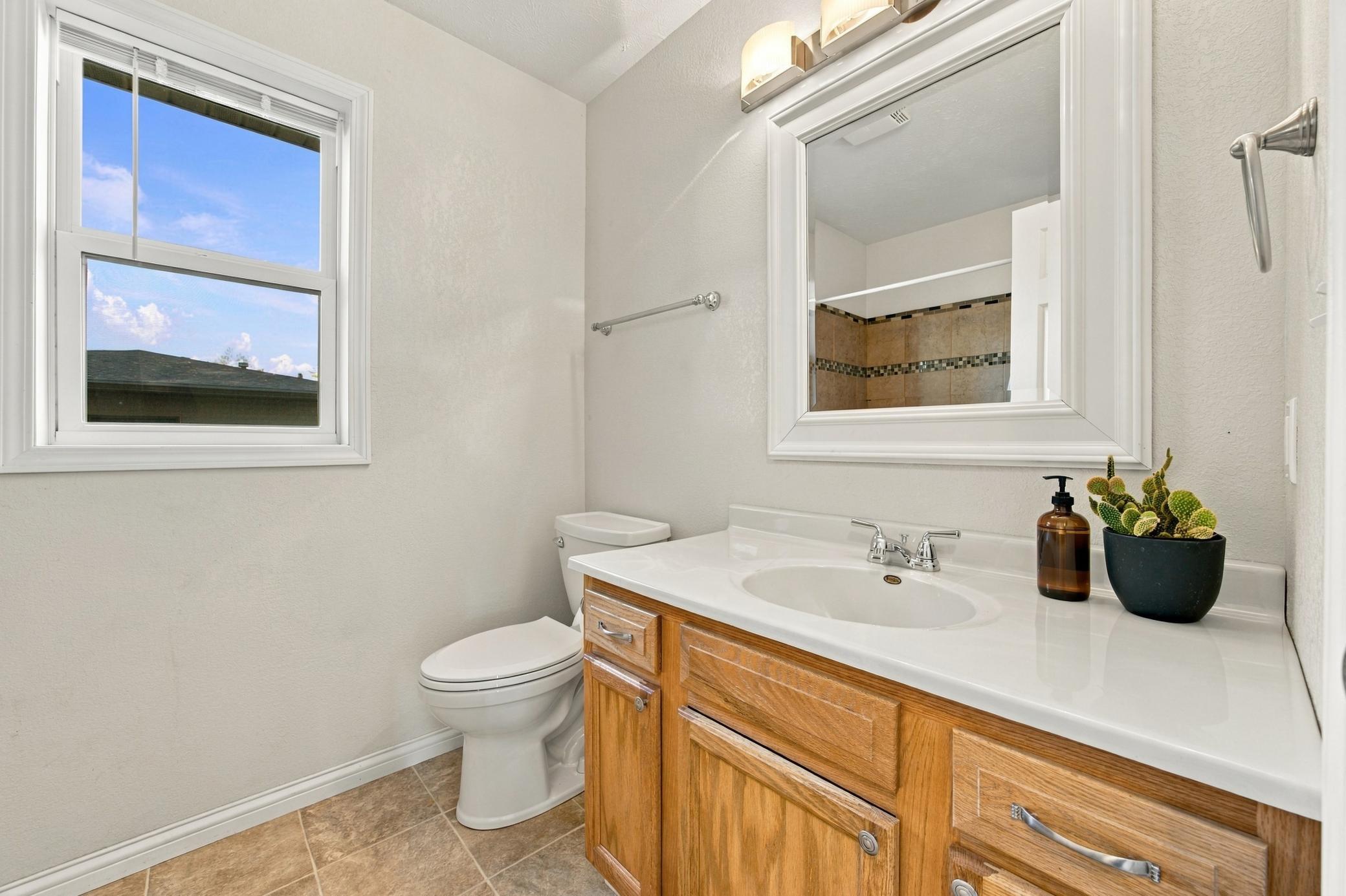 2012 twin home for sale at 2215 15th Street S in Fargo, ND — 3 bed, 2 bath (photo 19 of 35)