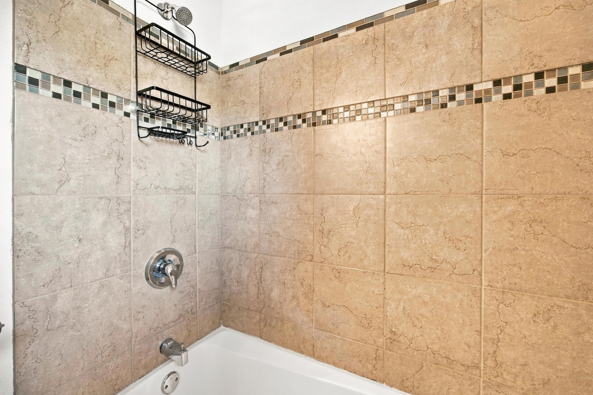 2012 twin home for sale at 2215 15th Street S in Fargo, ND — 3 bed, 2 bath (photo 20 of 35)