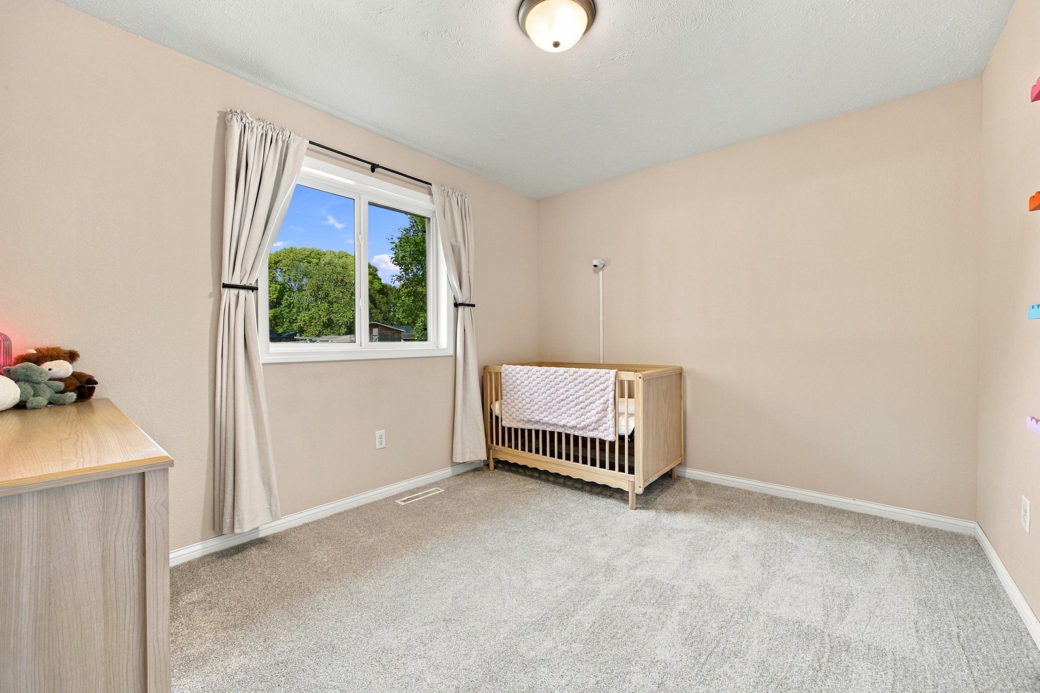 2012 twin home for sale at 2215 15th Street S in Fargo, ND — 3 bed, 2 bath (photo 21 of 35)