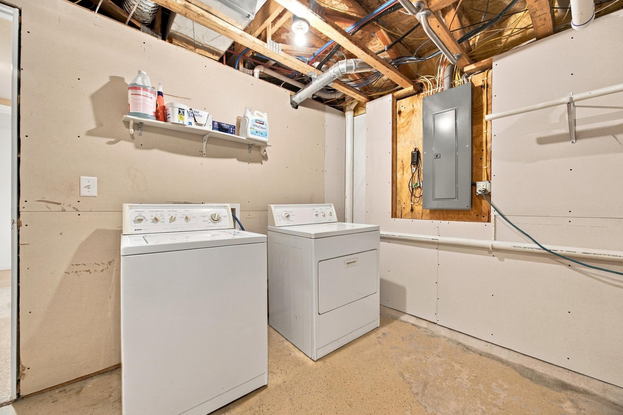2012 twin home for sale at 2215 15th Street S in Fargo, ND — 3 bed, 2 bath (photo 29 of 35)