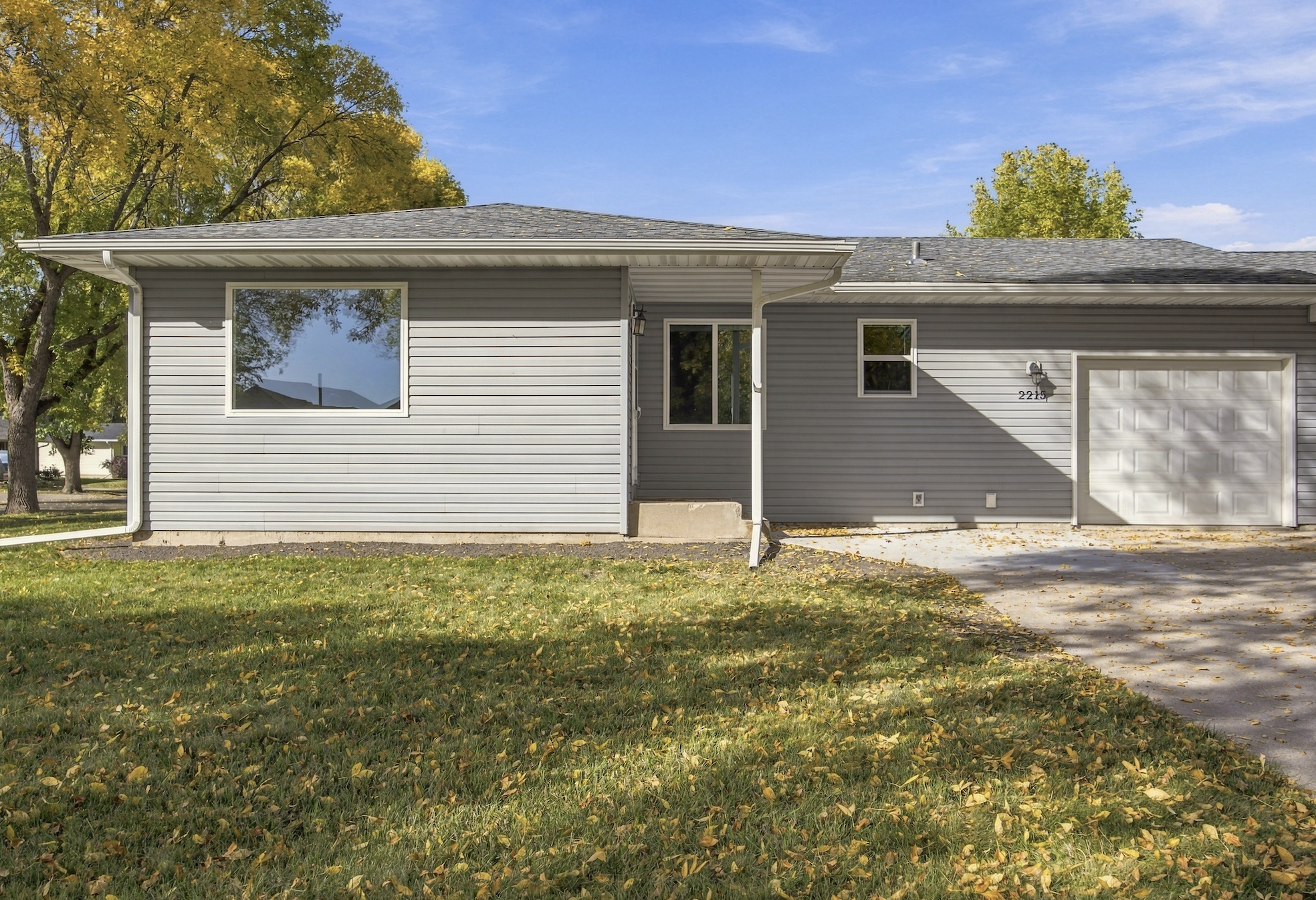 2012 twin home for sale at 2215 15th Street S in Fargo, ND — 3 bed, 2 bath (photo 30 of 35)